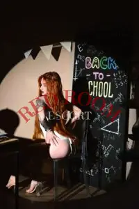 Эскортница Уенздей - грудь 1, рост 165 см, вес 55 кг, цвет волос Рыжые, этничность Европейская