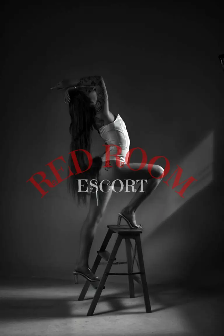 Эскортница Уенздей - грудь 1, рост 165 см, вес 55 кг, цвет волос Рыжые, этничность Европейская