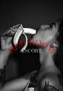 Эскортница Уенздей - грудь 1, рост 165 см, вес 55 кг, цвет волос Рыжые, этничность Европейская