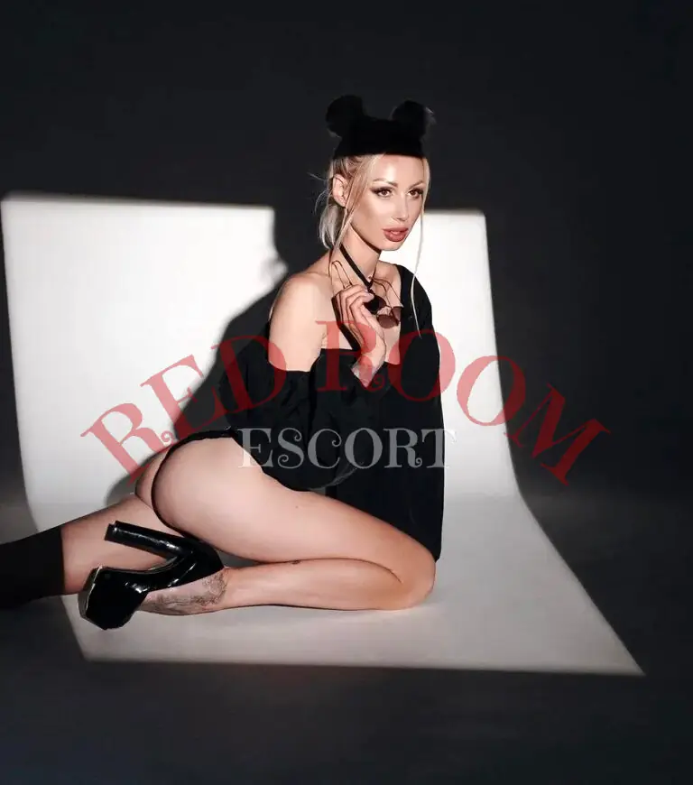 Эскортница Анастасия - грудь 2, рост 175 см, вес 54 кг, цвет волос Блондинки, этничность Европейская