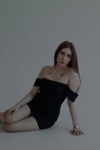 Эскортница Джульетта - грудь 1, рост 160 см, вес 48 кг, цвет волос Брюнетки