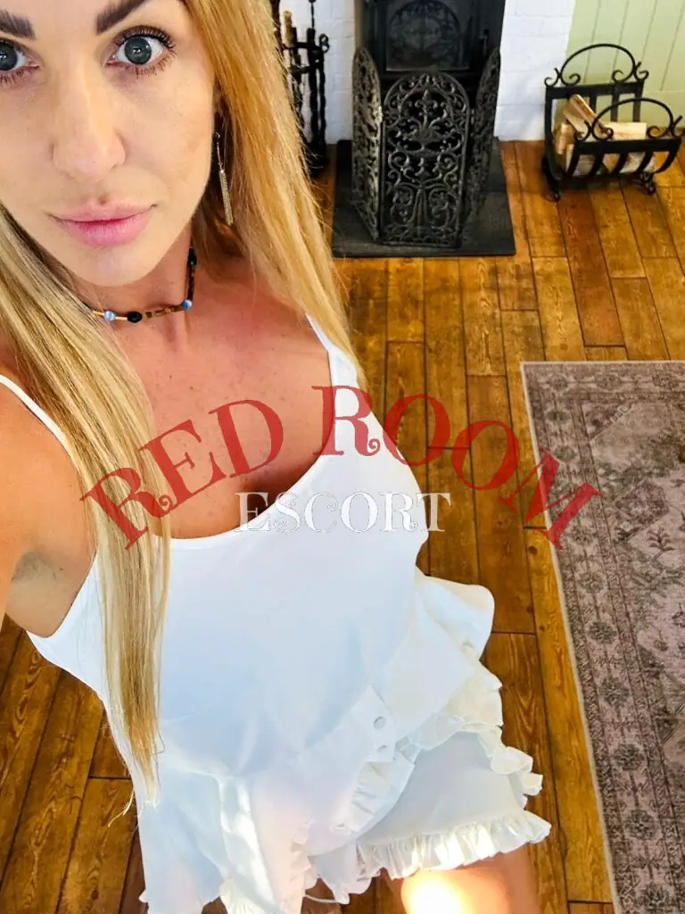 Эскортница Натали - грудь 3.5, рост 180 см, вес 69 кг, цвет волос Русые, этничность Европейская
