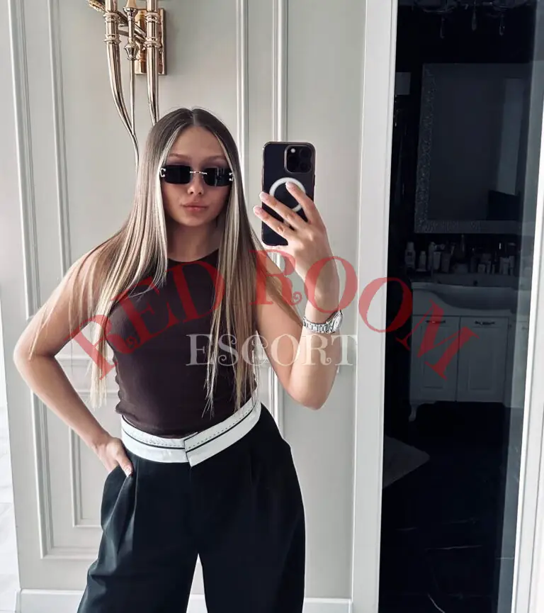 Эскортница Оливия - грудь 2, рост 165 см, вес 50 кг, цвет волос Русые, этничность Европейская