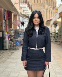 Эскортница Аиша - грудь 4, рост 179 см, вес 67 кг, цвет волос Брюнетки