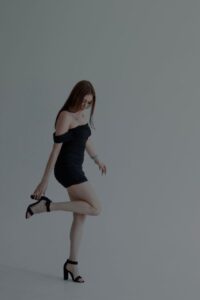 Эскортница Джульетта - грудь 1, рост 160 см, вес 48 кг, цвет волос Брюнетки