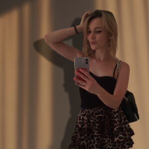 Эскортница Лера - грудь 1, рост 164 см, вес 52 кг, цвет волос Блондинки, этничность Европейская