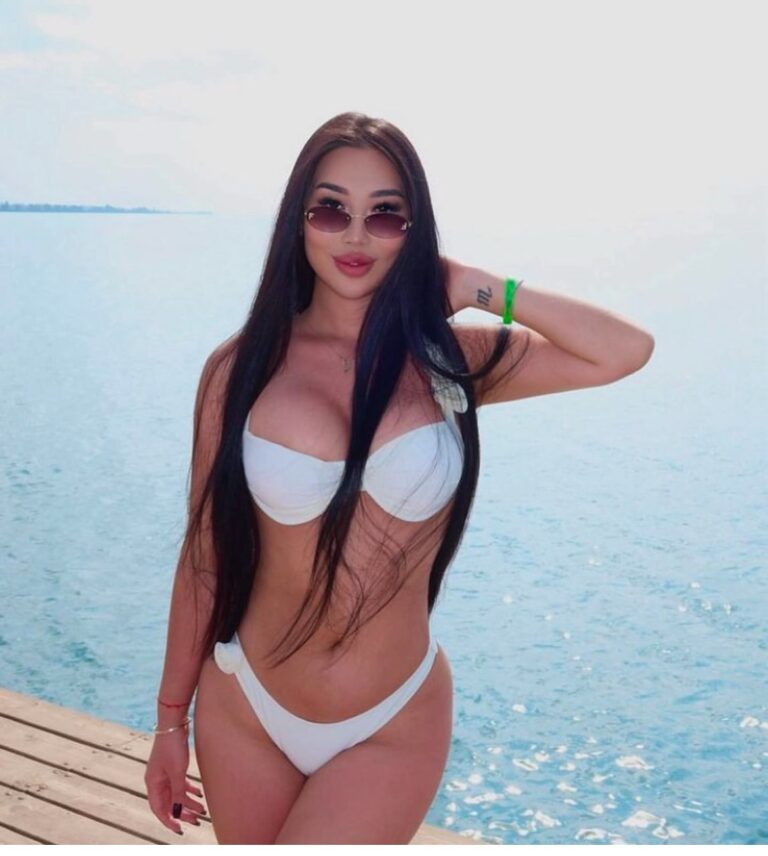 Эскортница Жалиш - грудь 4, рост 171 см, вес 52 кг, цвет волос Брюнетки