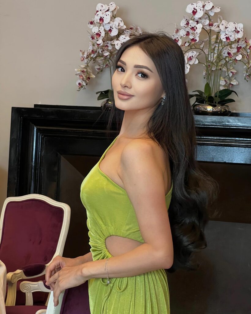 Лескен — рост 164, вес 50, размер груди 1