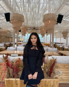 Эскортница Лескен - грудь 1, рост 164 см, вес 50 кг, цвет волос Брюнетки