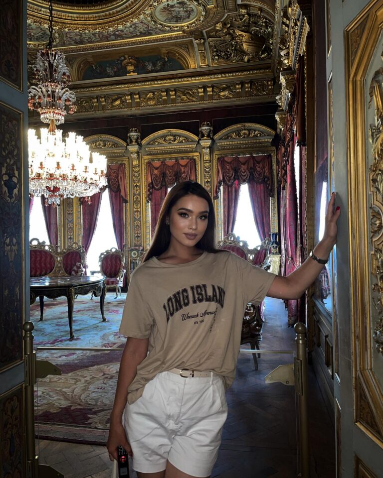 Эскортница Куаныш - грудь 2, рост 172 см, вес 55 кг, цвет волос Шатенки