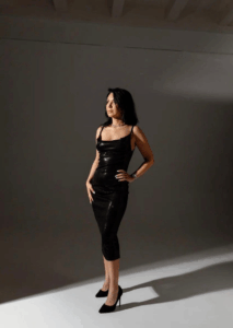 Эскортница Елена  - грудь 2.5, рост 155 см, вес 52 кг, цвет волос Брюнетки, этничность Европейская