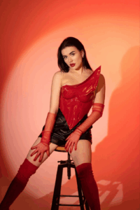 Эскортница Анна - грудь 2, рост 161 см, вес 55 кг, цвет волос Брюнетки, этничность Европейская