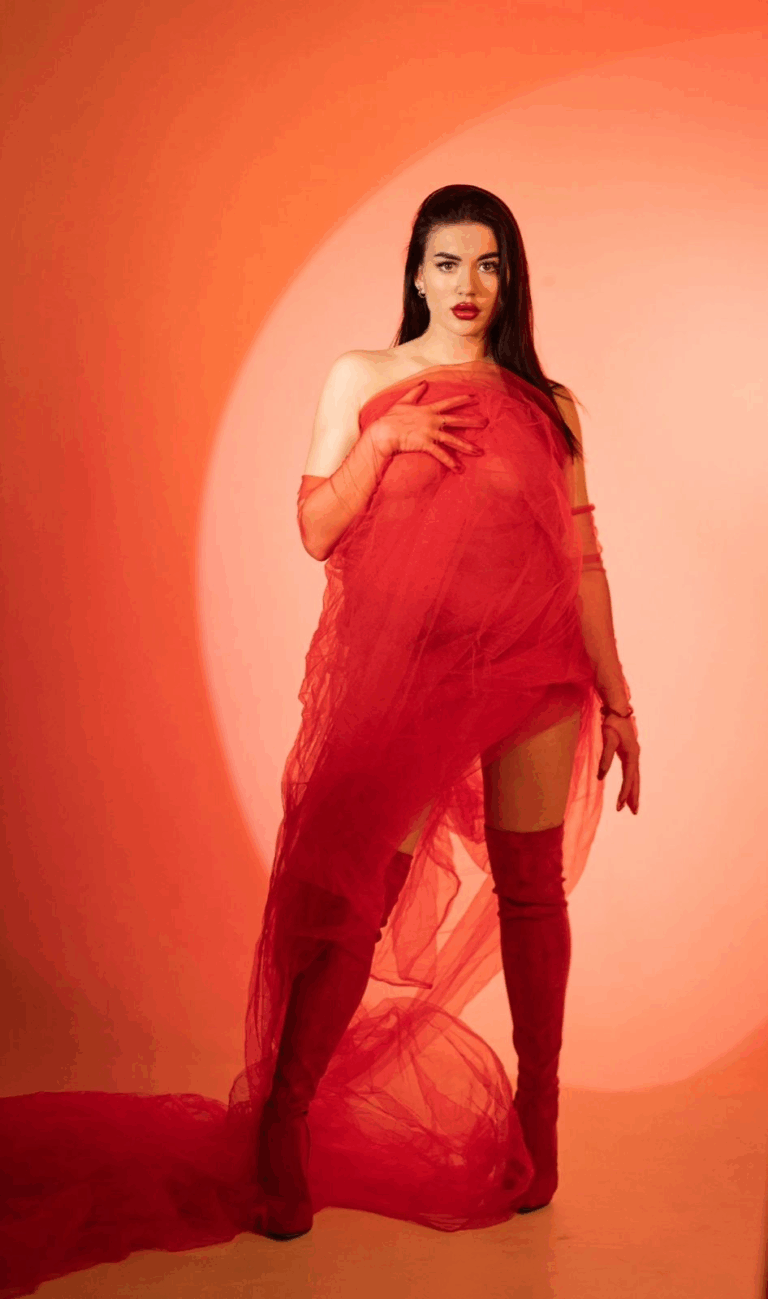 Эскортница Анна - грудь 2, рост 161 см, вес 55 кг, цвет волос Брюнетки, этничность Европейская