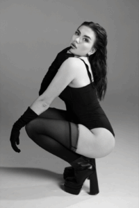 Эскортница Анна - грудь 2, рост 161 см, вес 55 кг, цвет волос Брюнетки, этничность Европейская