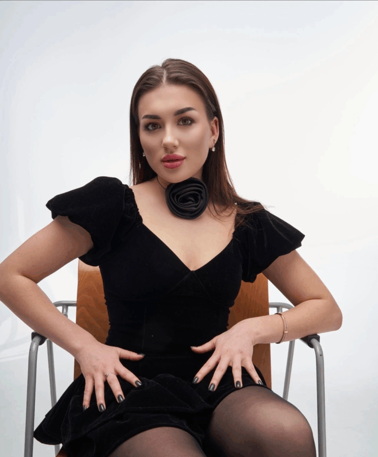 Эскортница Анна - грудь 2, рост 161 см, вес 55 кг, цвет волос Брюнетки, этничность Европейская