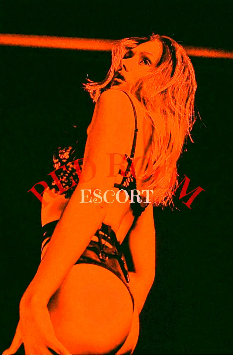 Эскортница Оливия - грудь 2, рост 165 см, вес 50 кг, цвет волос Русые, этничность Европейская