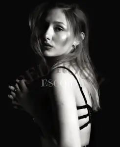 Эскортница Оливия - грудь 2, рост 165 см, вес 50 кг, цвет волос Русые, этничность Европейская