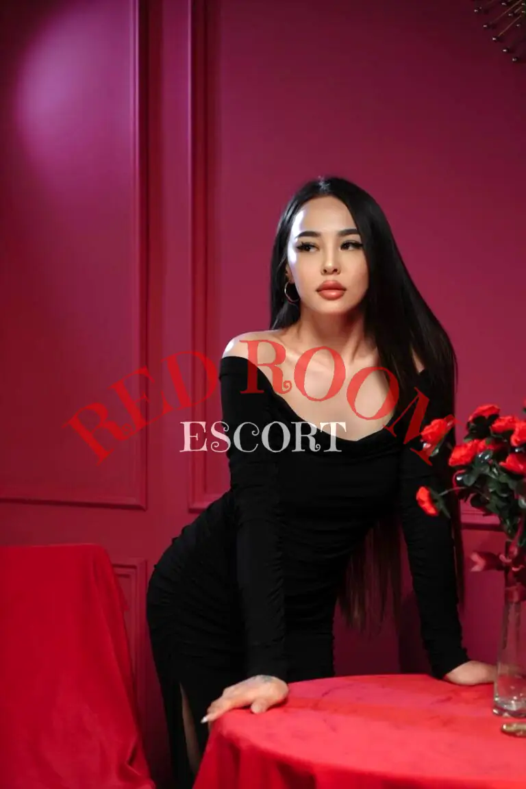 Эскортница Адема - грудь 1.5, рост 165 см, вес 47 кг, цвет волос Шатенки, этничность Азиатская