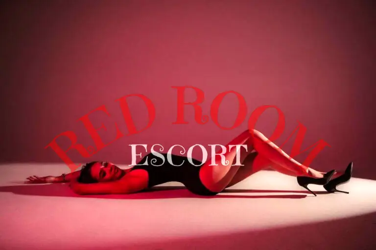 Эскортница Адема - грудь 1.5, рост 165 см, вес 47 кг, цвет волос Шатенки, этничность Азиатская