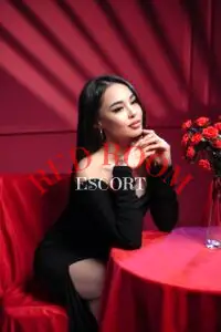 Эскортница Адема - грудь 1.5, рост 165 см, вес 47 кг, цвет волос Шатенки, этничность Азиатская