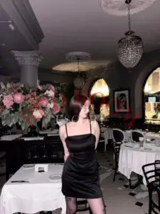 Эскортница Кристина - грудь 2, рост 170 см, вес 53 кг, цвет волос Брюнетки, этничность Европейская