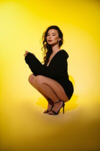 Эскортница Эллина - грудь 2, рост 167 см, вес 47 кг, цвет волос Брюнетки