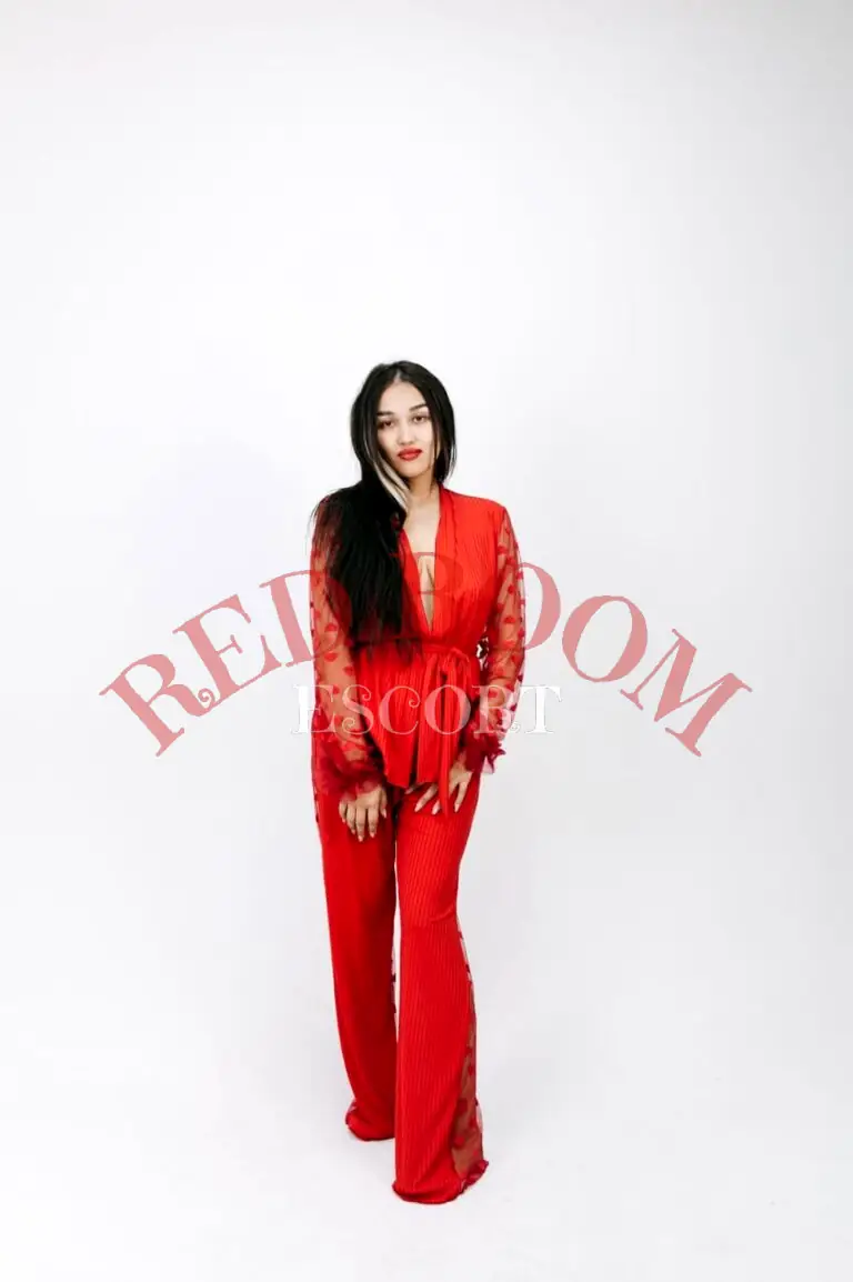 Эскортница Альбина - грудь 2, рост 160 см, вес 51 кг, цвет волос Брюнетки, этничность Азиатская