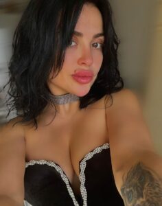 Селфи Адель