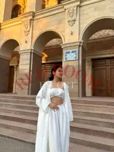 Эскортница Анетта - грудь 2, рост 170 см, вес 47 кг, цвет волос Брюнетки, этничность Азиатская