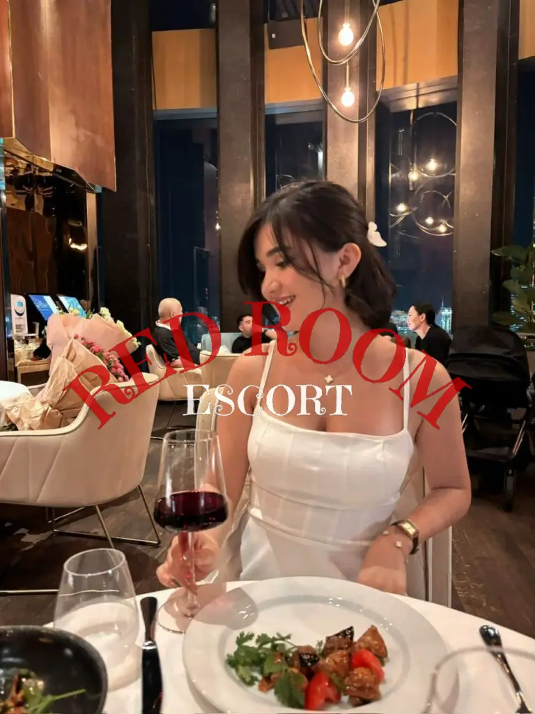 Эскортница Айым - грудь 3, рост 165 см, вес 55 кг, цвет волос Брюнетки, этничность Азиатская