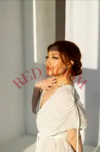 Эскортница София - грудь 2, рост 161 см, вес 63 кг, цвет волос Рыжые, этничность Азиатская