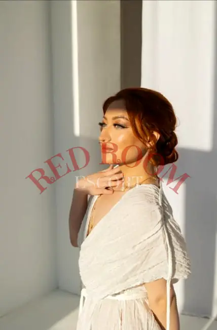 Эскортница София - грудь 2, рост 161 см, вес 63 кг, цвет волос Рыжые, этничность Азиатская