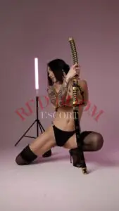 Эскортница Габи - грудь 2, рост 162 см, вес 52 кг, цвет волос Брюнетки, этничность Азиатская