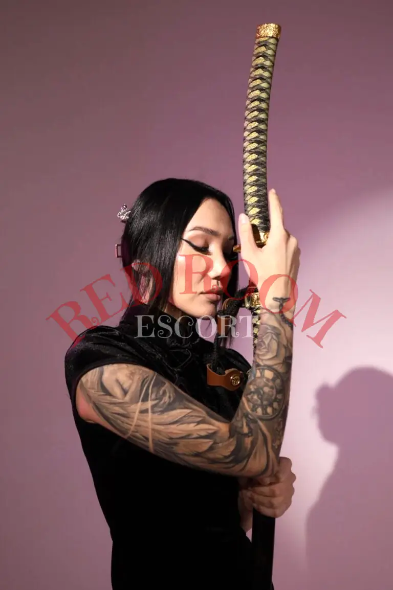 Эскортница Габи - грудь 2, рост 162 см, вес 52 кг, цвет волос Брюнетки, этничность Азиатская