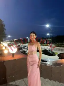 Эскортница Мира - грудь 2, рост 165 см, вес 54 кг, цвет волос Брюнетки