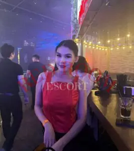 Эскортница Мира - грудь 2, рост 165 см, вес 54 кг, цвет волос Брюнетки