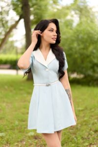 Эскортница Аня - грудь 2, рост 164 см, вес 49 кг, цвет волос Брюнетки, этничность Европейская