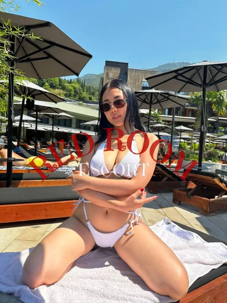 Эскортница Лана - грудь 2, рост 164 см, вес 62 кг, цвет волос Блондинки, этничность Европейская