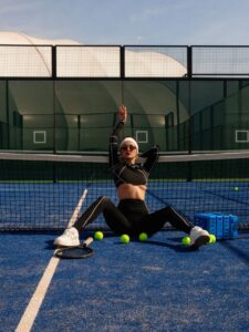 Эскортница Белла - грудь 1.5, рост 168 см, вес 52 кг, цвет волос Брюнетки, этничность Европейская