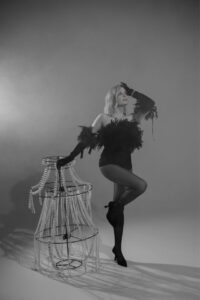 Эскортница Мила - грудь 1.5, рост 167 см, вес 56 кг, цвет волос Блондинки, этничность Европейская