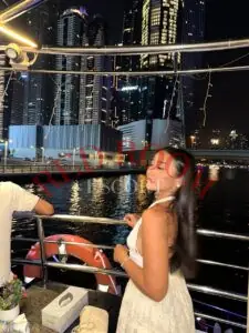 Эскортница Лана - грудь 2, рост 164 см, вес 62 кг, цвет волос Шатенки, этничность Азиатская