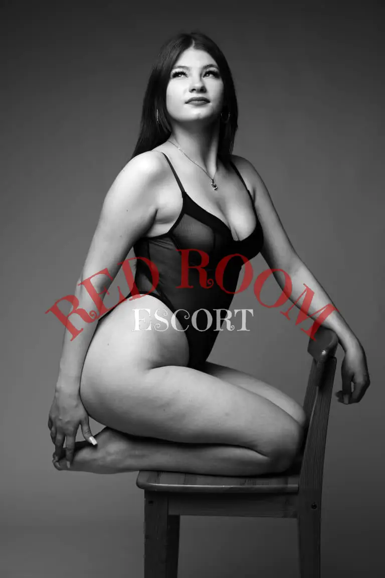 Эскортница Джесика - грудь 2, рост 170 см, вес 55 кг, цвет волос Брюнетки, этничность Азиатская