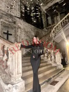 Эскортница Дженифер - грудь 2.5, рост 160 см, вес 49 кг, цвет волос Шатенки, этничность Европейская