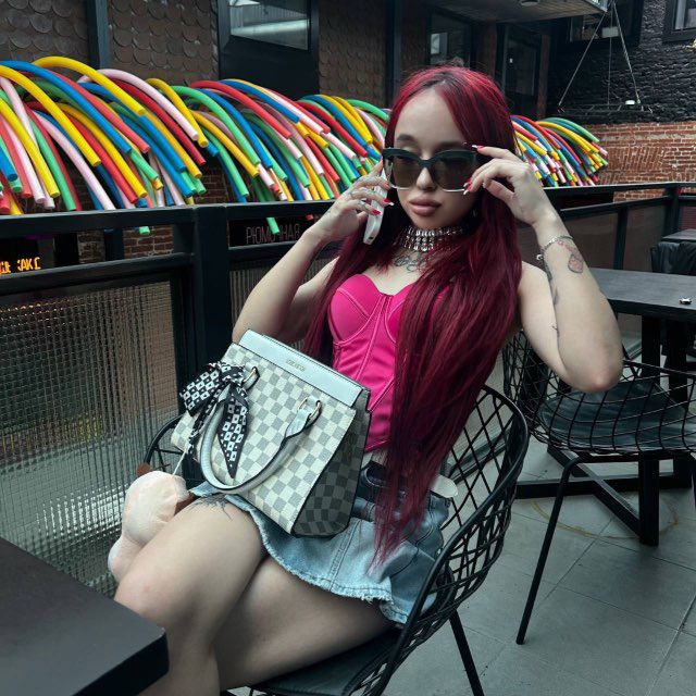 Эскортница Марго - грудь 2, рост 170 см, вес 49 кг, цвет волос Рыжые, этничность Европейская