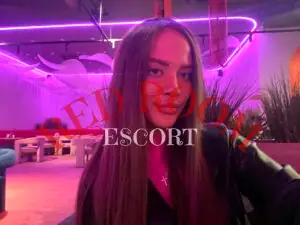 Эскортница Арина - грудь 2.5, рост 172 см, вес 56 кг, цвет волос Блондинки, этничность Европейская