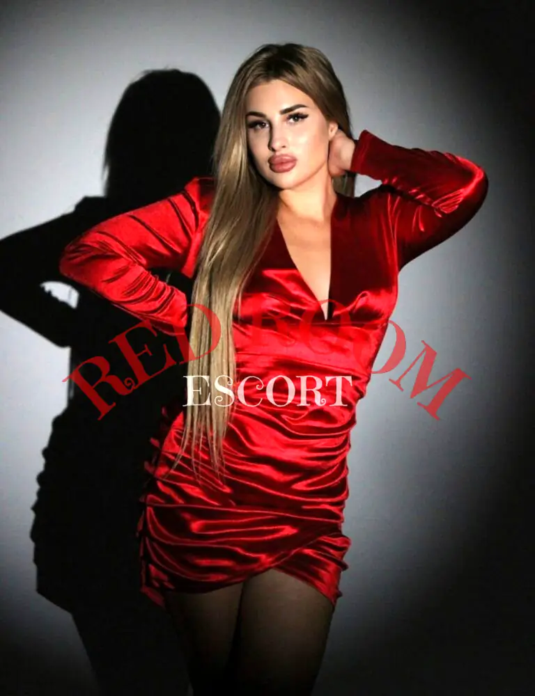 Эскортница Даша - грудь 2, рост 174 см, вес 57 кг, цвет волос Блондинки, этничность Европейская