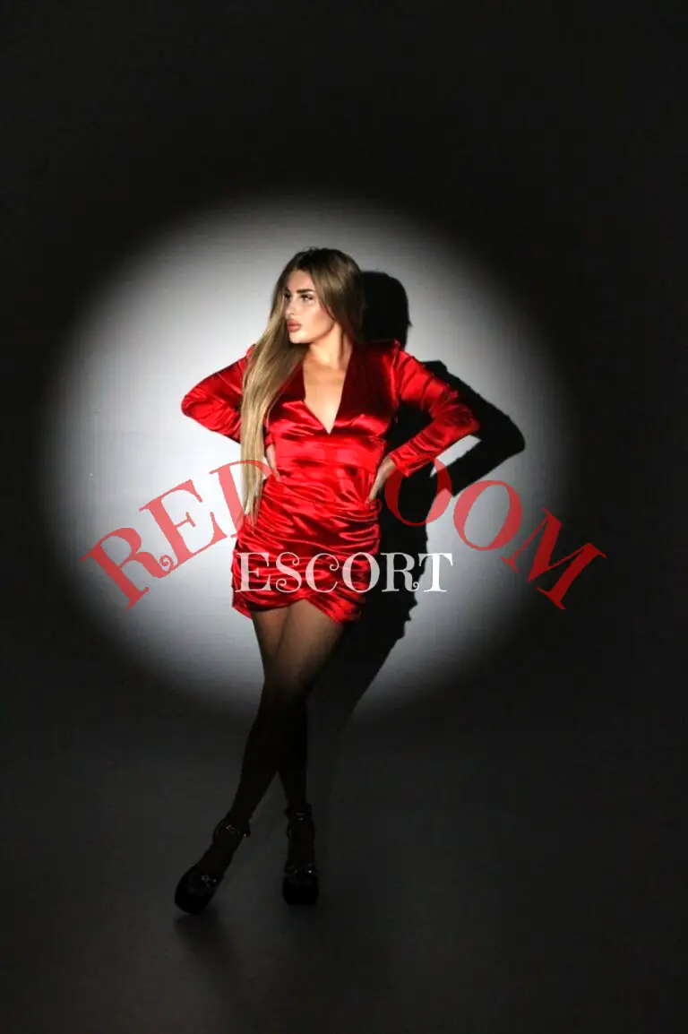 Эскортница Даша - грудь 2, рост 174 см, вес 57 кг, цвет волос Блондинки, этничность Европейская