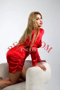 Эскортница Даша - грудь 2, рост 174 см, вес 57 кг, цвет волос Блондинки, этничность Европейская