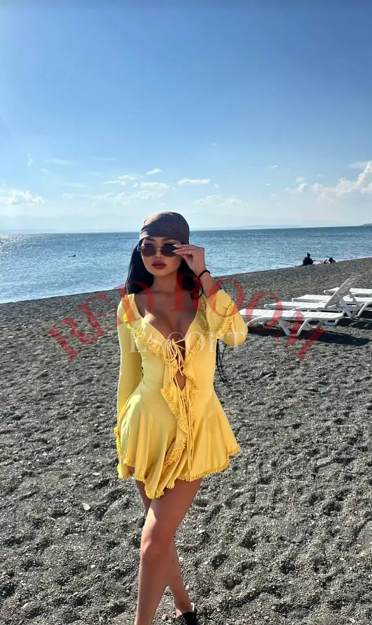 Эскортница Алана - грудь 3, рост 170 см, вес 57 кг, цвет волос Брюнетки, этничность Европейская