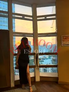 Эскортница Мия - грудь 1.5, рост 171 см, вес 70 кг, цвет волос Брюнетки, этничность Азиатская